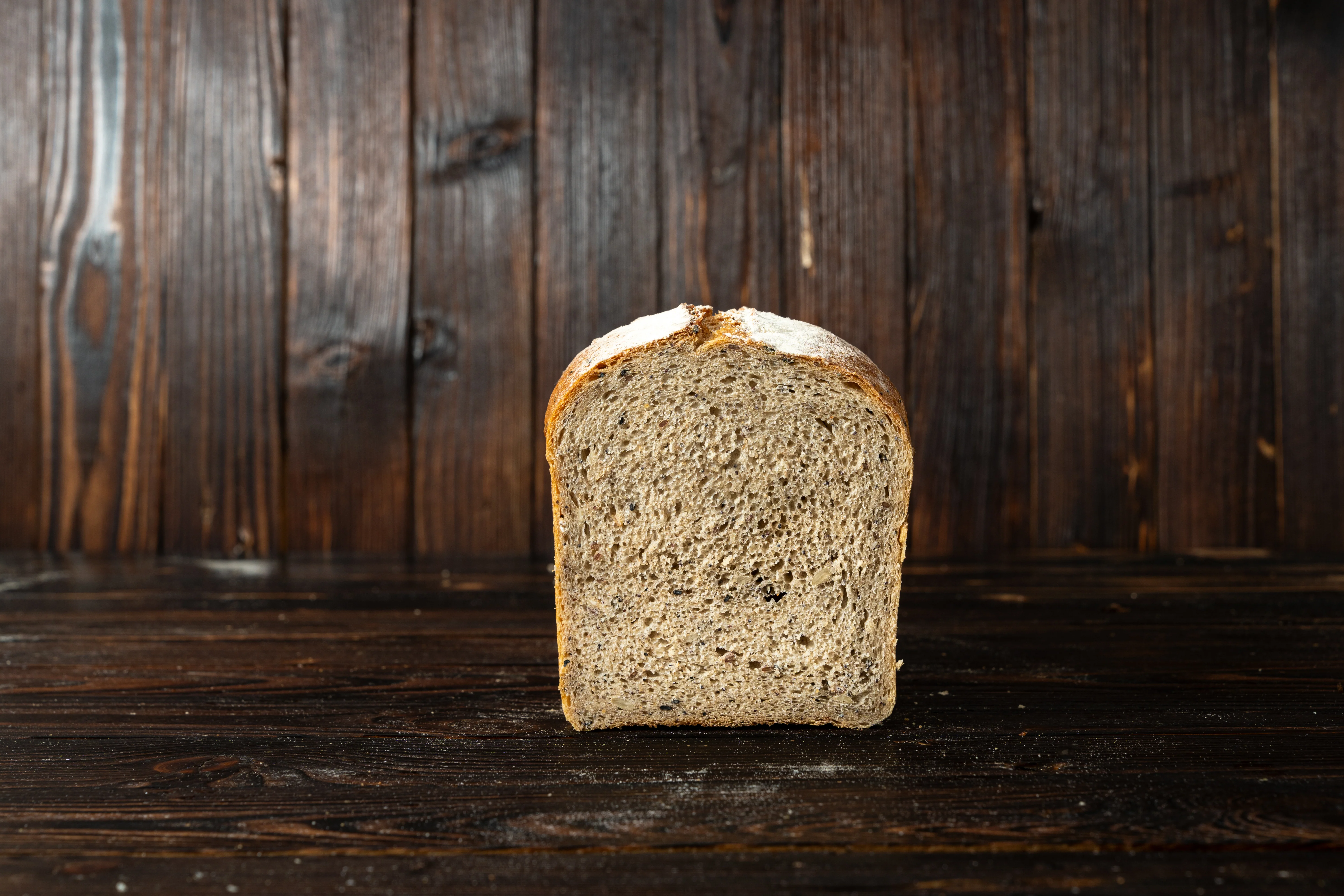 Organic 8 Grain Loaf - Image 3
